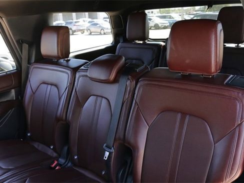 Used 2024 Ford Expedition Limited image 25