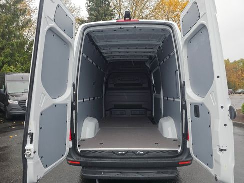 New 2025 Mercedes-Benz Sprinter 2500 image 14
