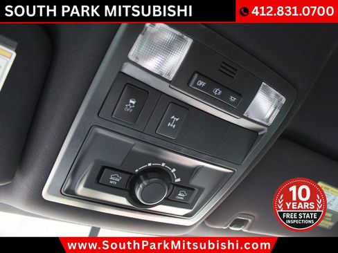 Used 2017 Toyota Tacoma TRD Off-Road w/ Premium & Technology Package image 22