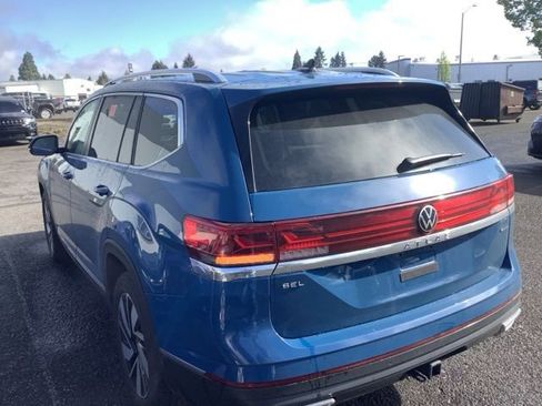 Used 2025 Volkswagen Atlas SEL image 3