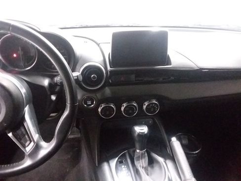 Used 2018 FIAT 124 Spider Lusso RWD image 12