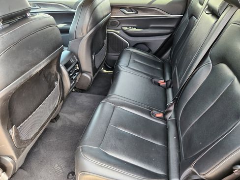 Used 2024 Jeep Grand Cherokee Limited 4xe AWD/4WD image 9