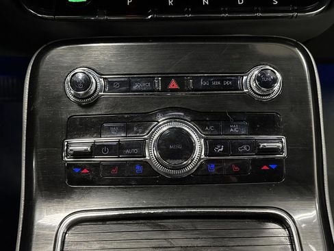 Used 2022 Lincoln Nautilus Reserve image 21