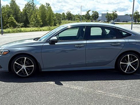 Used 2024 Honda Civic Touring image 11