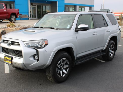 Used 2024 Toyota 4Runner TRD Off-Road image 4
