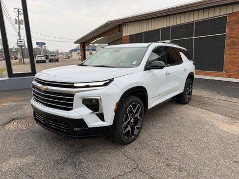 New 2026 Chevrolet Traverse High Country FWD image 2