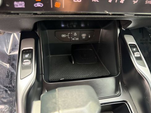 Used 2024 Kia Sorento S AWD/4WD image 27