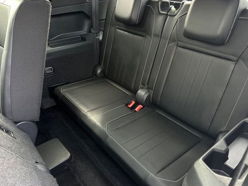 Used 2023 Volkswagen Tiguan SE R-Line FWD image 15