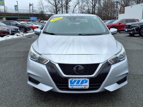 Used 2021 Nissan Versa SV FWD image 2