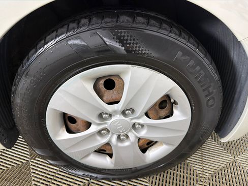 Used 2015 Kia Forte LX image 12