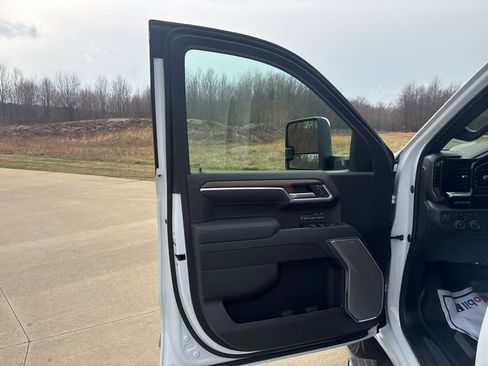 New 2026 Chevrolet Silverado 1500 High Country AWD/4WD image 13