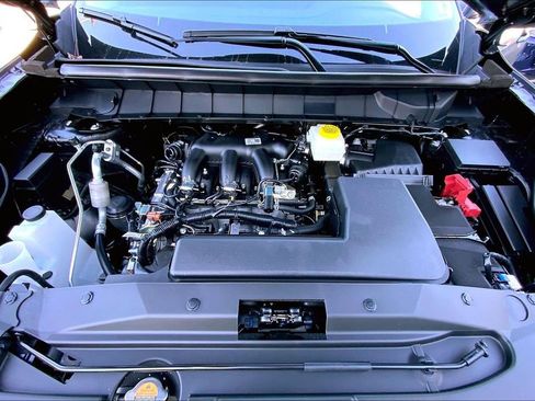 New 2025 Nissan Pathfinder SL image 5