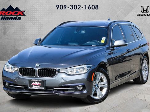 Used 2018 BMW 330i xDrive Wagon image 1