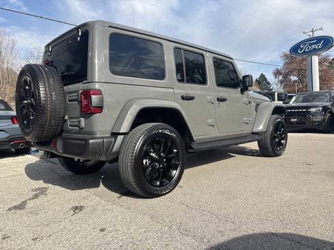 Used 2022 Jeep Wrangler Unlimited Sahara w/ Cold Weather Group image 6