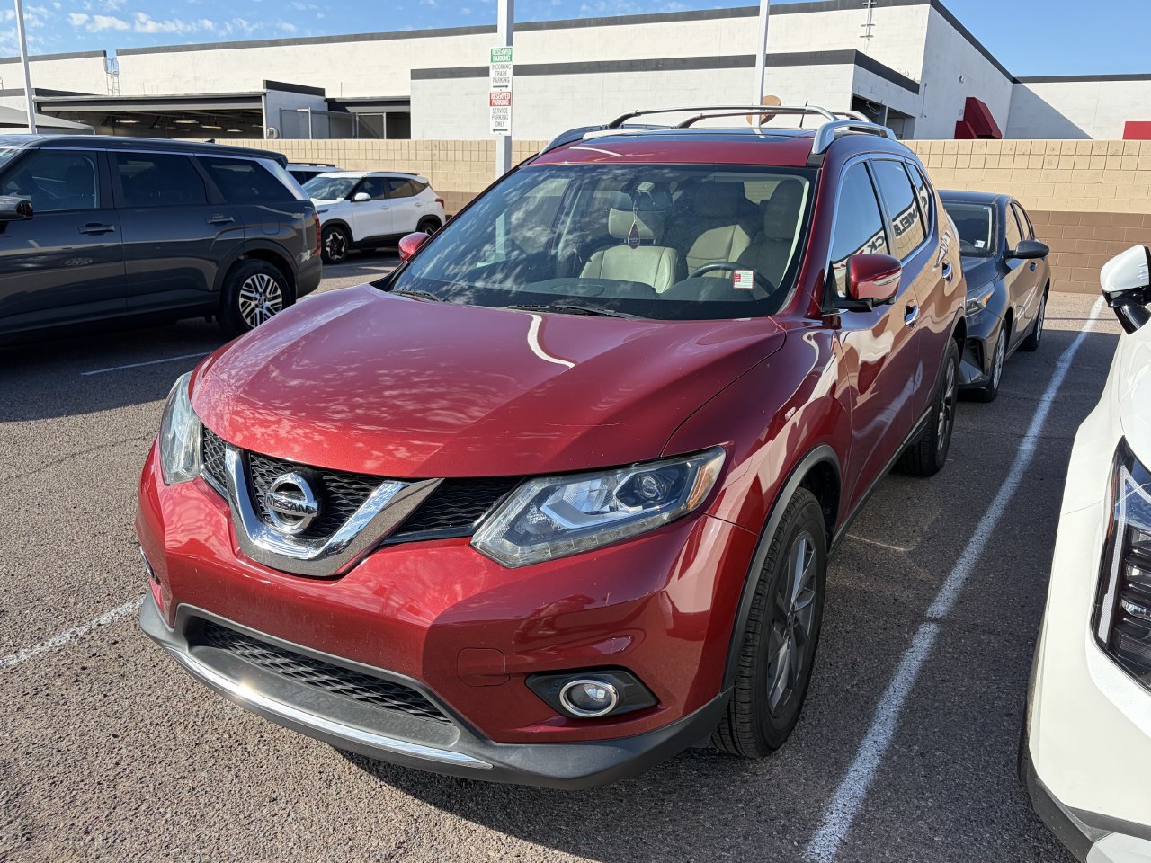 Used 2016 Nissan Rogue SL w/ SL Premium Package AWD/4WD image 4