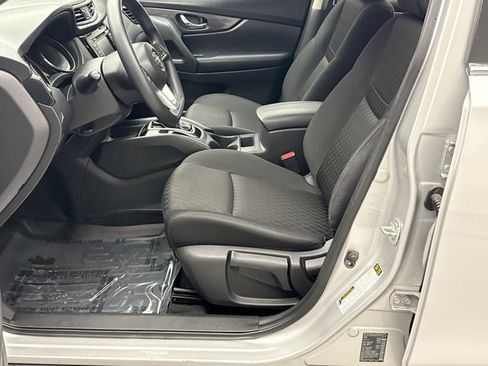 Used 2018 Nissan Rogue S AWD/4WD image 11