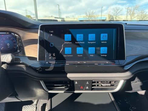 New 2026 Volkswagen Atlas SE image 17