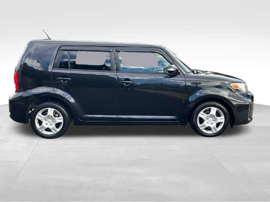 Used 2014 Scion xB FWD image 8