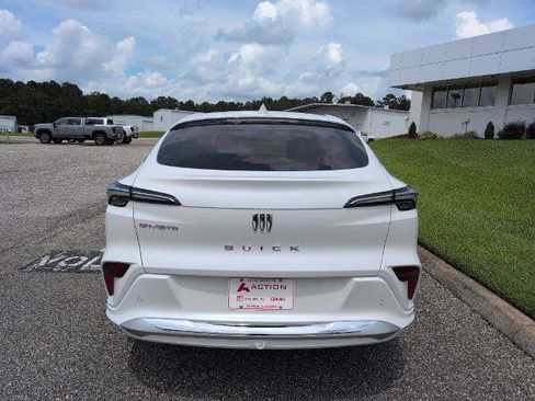 New 2025 Buick Envista Avenir image 3