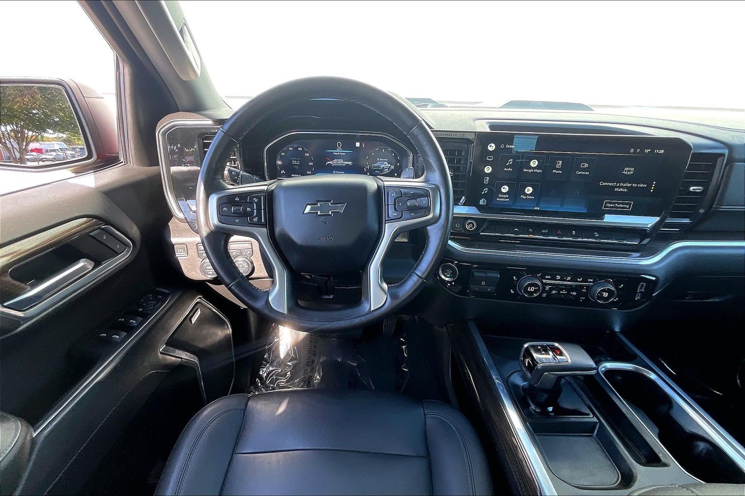 Used 2022 Chevrolet Silverado 1500 LT Trail Boss w/ Convenience Package II AWD/4WD image 6