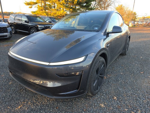 Used 2026 Tesla Model Y Long Range AWD/4WD image 3