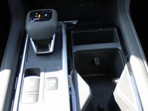 New 2025 Nissan Pathfinder SV image 15