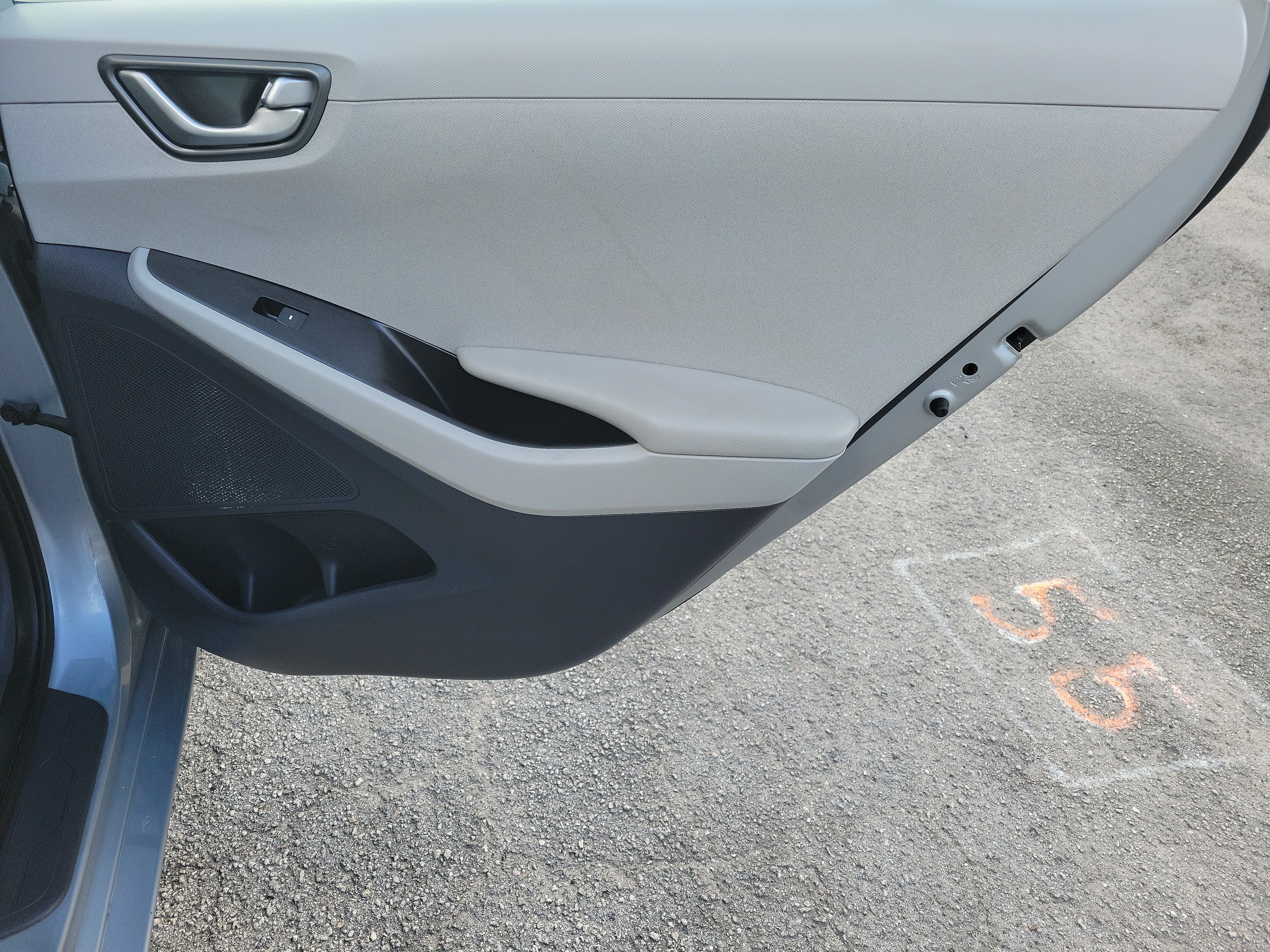 Used 2020 Hyundai Ioniq Blue FWD image 9
