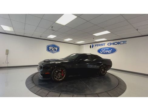 Used 2021 Dodge Challenger SRT Hellcat w/ Plus Package image 6