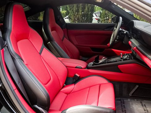 Used 2026 Porsche 911 Carrera S image 33