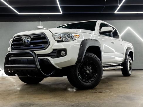 Used 2019 Toyota Tacoma SR w/ SR Convenience Package RWD image 2