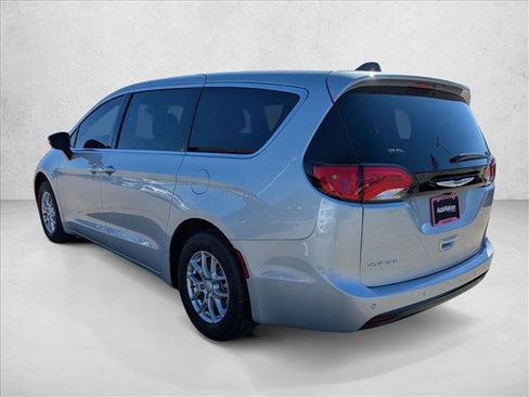 New 2026 Chrysler Voyager LX image 7