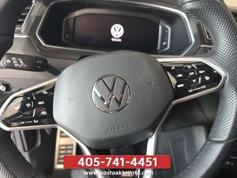 Used 2022 Volkswagen Tiguan SEL R-Line AWD/4WD image 17