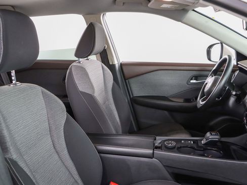 Used 2021 Nissan Rogue SV image 27