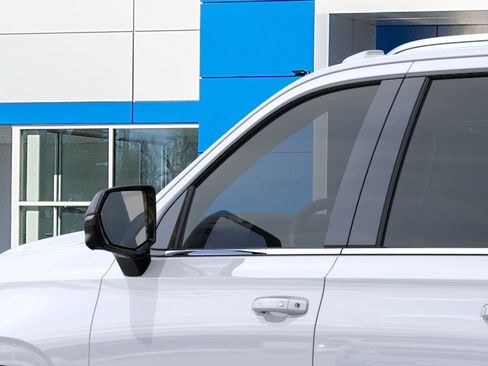 New 2026 Chevrolet Suburban LT AWD/4WD image 12