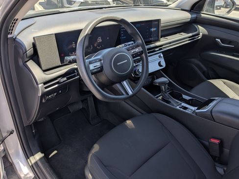 Certified 2025 Hyundai Tucson SEL AWD/4WD image 16
