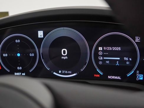 Certified 2025 Porsche Taycan image 27