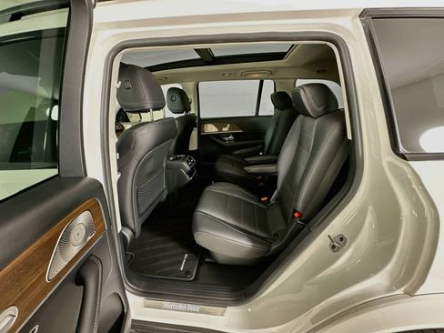 Used 2024 Mercedes-Benz GLS 450 4MATIC image 27