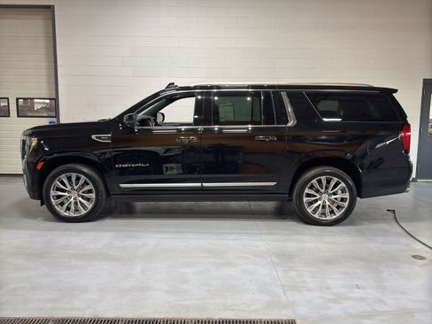 Used 2021 GMC Yukon XL Denali w/ Denali Premium Package AWD/4WD image 2