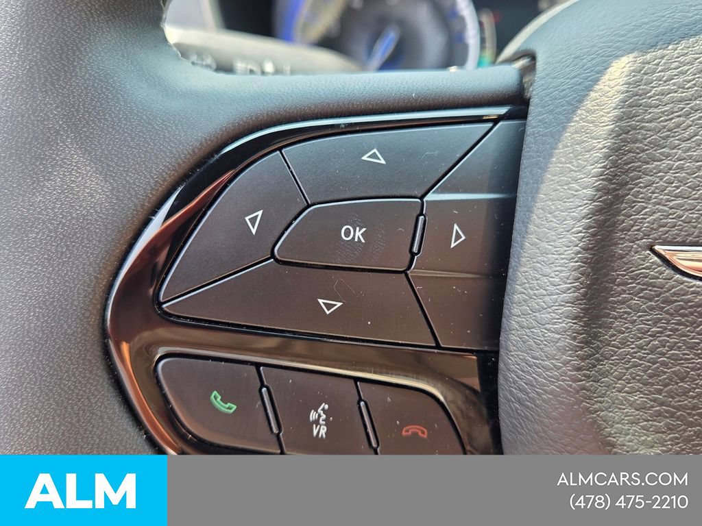 Used 2025 Chrysler Pacifica Limited FWD image 29