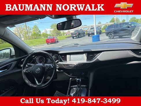 Used 2018 Buick Regal Preferred FWD image 31