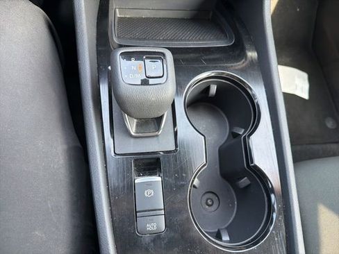 Used 2024 Nissan Rogue S AWD/4WD image 18
