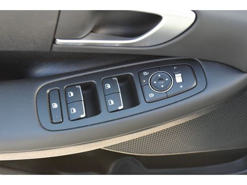 Used 2025 Hyundai Sonata SE image 17