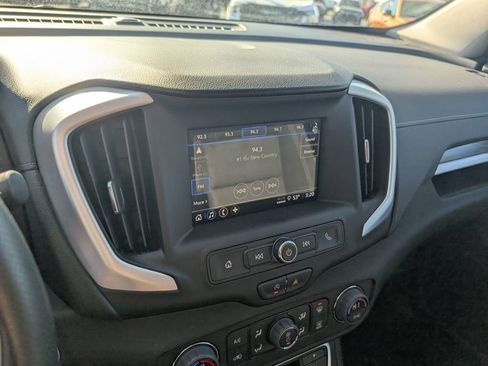 Used 2024 GMC Terrain SLE w/ Driver Convenience Package image 20