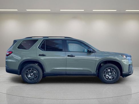New 2026 Honda Pilot TrailSport image 6