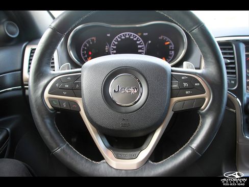 Used 2017 Jeep Grand Cherokee Limited w/ Luxury Group II AWD/4WD image 14
