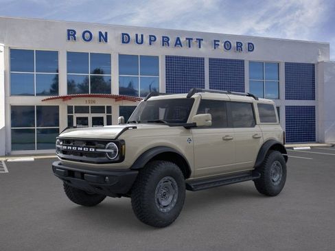New 2025 Ford Bronco Outer Banks w/ Sasquatch Package image 2