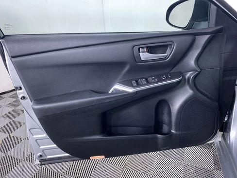 Used 2015 Toyota Camry SE image 10