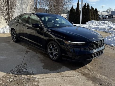 Used 2023 Honda Accord EX image 7