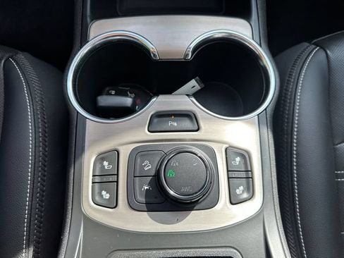 Used 2022 GMC Terrain Denali AWD/4WD image 36