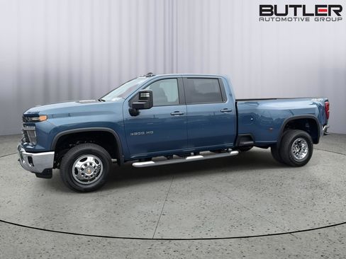 New 2026 Chevrolet Silverado 3500 LT w/ All Star Edition AWD/4WD image 3